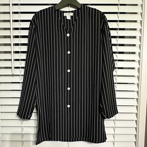 🛍️ Liz Claiborne Black with white lines button front top Size S